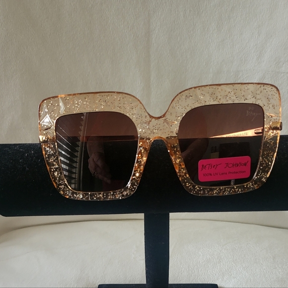 Betsey Johnson Gold ,sparkle sunglasses. - Picture 5 of 6